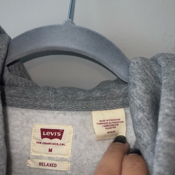 Gray Levi’s Hoodie - Picture 4 of 5